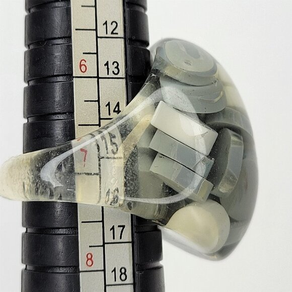 Chunky Oval Shape Resin Ring With Grey and White Pill Beads Lucite Large Ring - Picture 10 of 10